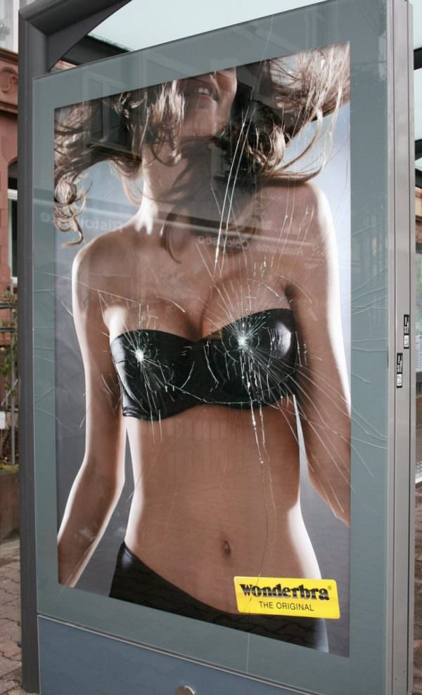 Wonderbra Ad