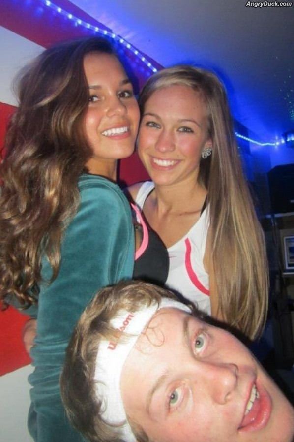 Amazing Creepy Photobomb